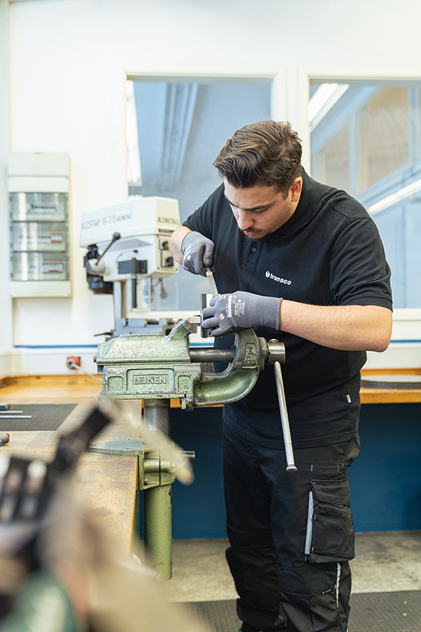 ©Hermann-Koepf-Transco-Drehautomaten-GmbH-Ausbildung-Feilen ©Hermann-Koepf-Transco-Drehautomaten-GmbH-Ausbildung-Feilen